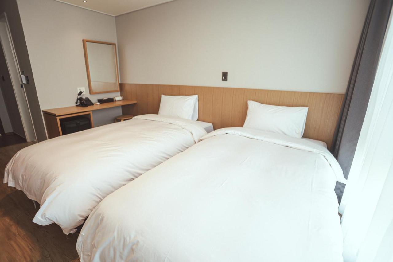 Hotel Kenny Yeosu Eksteriør billede